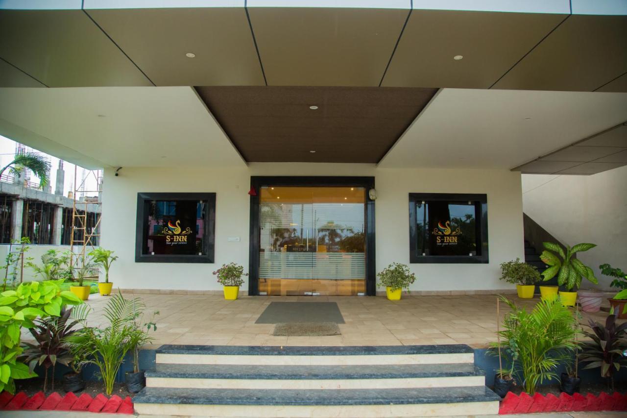 Hotel S-Inn Pālakollu Екстериор снимка