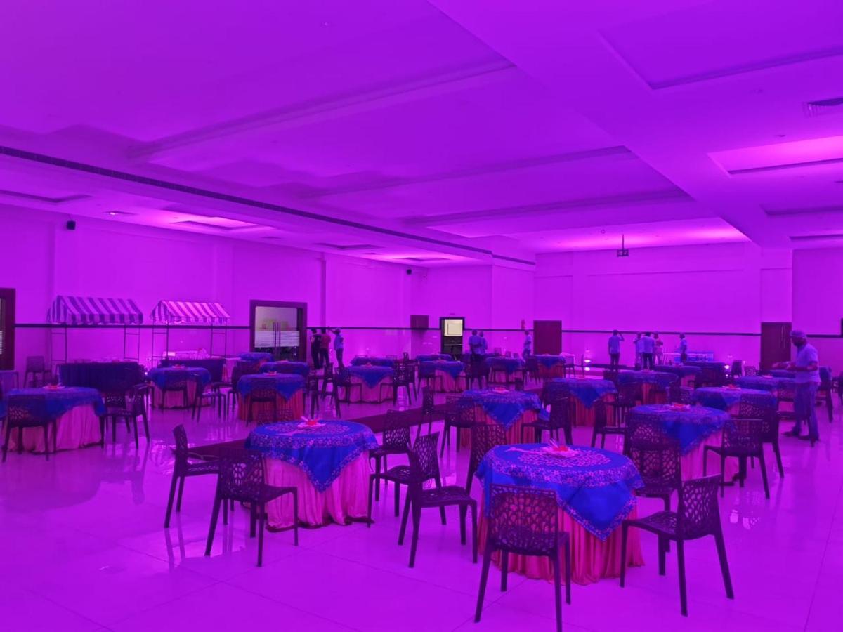 Hotel S-Inn Pālakollu Екстериор снимка