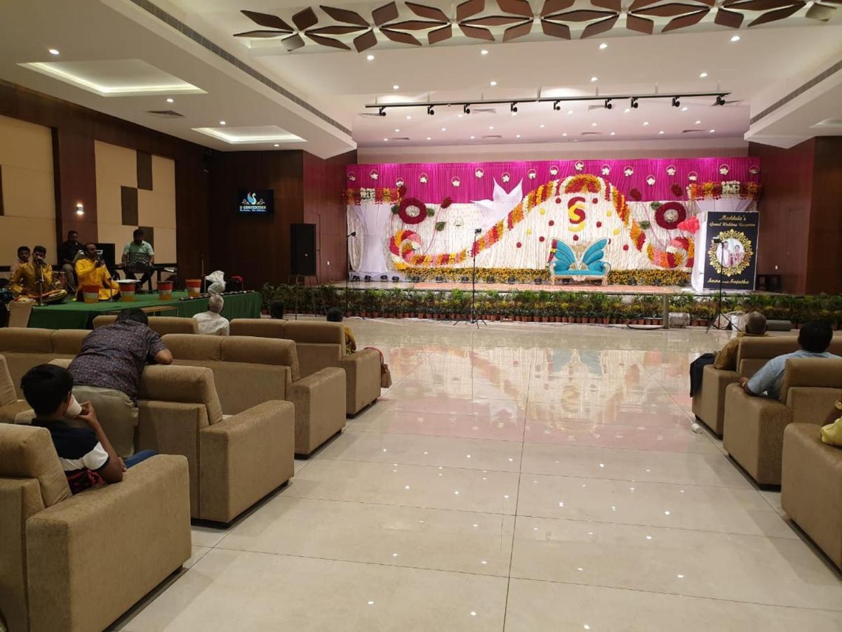 Hotel S-Inn Pālakollu Екстериор снимка