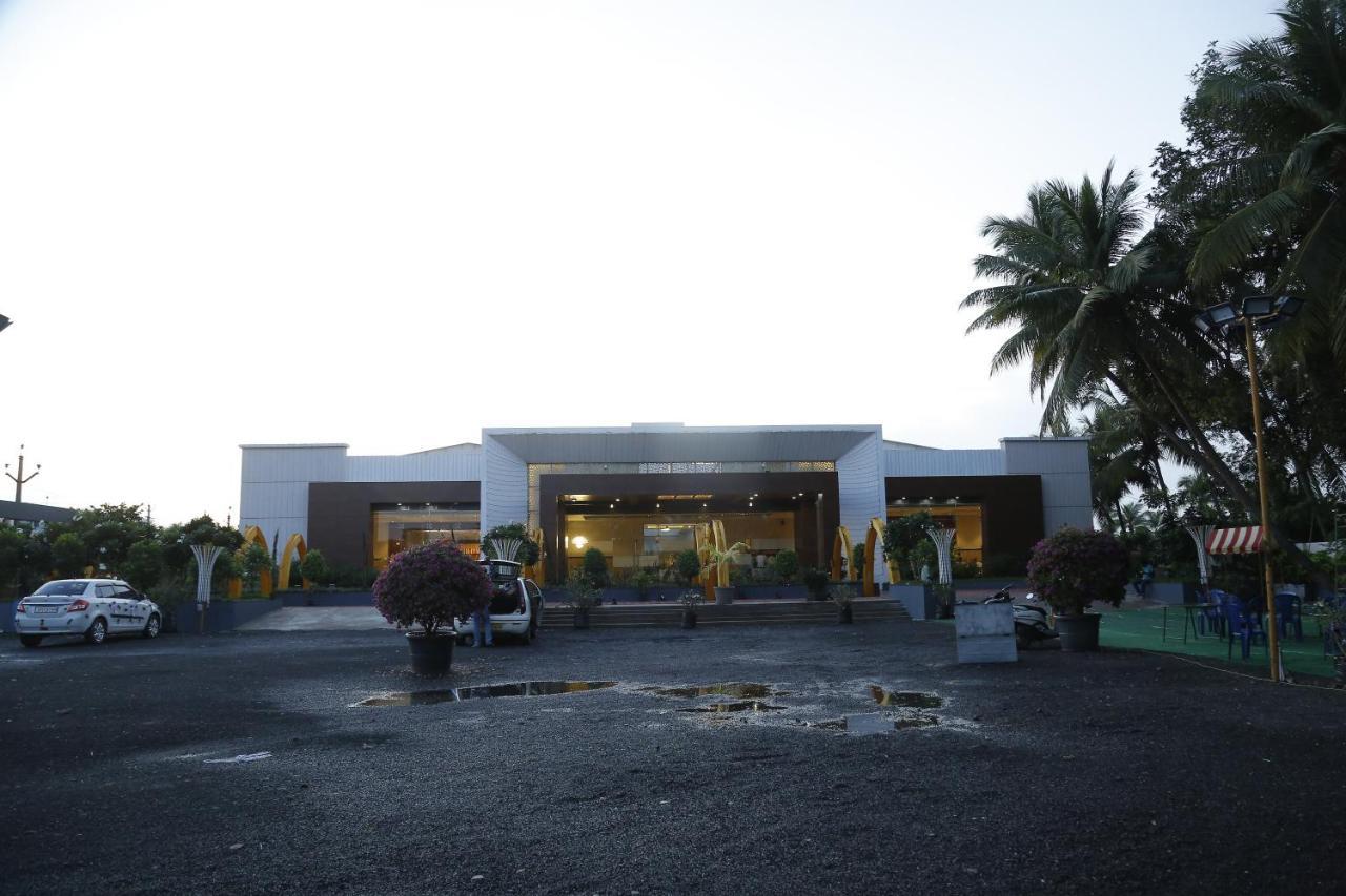Hotel S-Inn Pālakollu Екстериор снимка